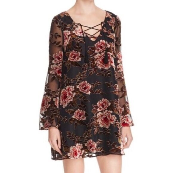 CUPCAKES AND CASHMERE ANTHROPOLOGIE Valda Velvet Burnout Dress Black Bell Sleeve - Picture 3 of 14